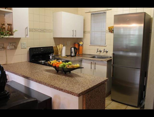 2 BEDROOM TOWNHOUSE FOR SALE IN BEDFORD GARDENS